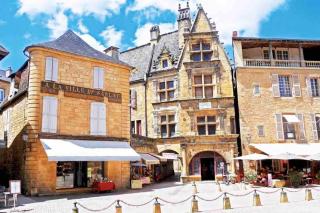 APPARTEMENT CENTRE MEDIEVAL SPACIEUX AVEC ASCENSEUR, La suite cosy de la boëtie - Sarlat-la-Canéda - 4