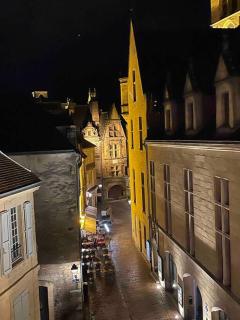 APPARTEMENT CENTRE MEDIEVAL SPACIEUX AVEC ASCENSEUR, La suite cosy de la boëtie - Sarlat-la-Canéda - 0