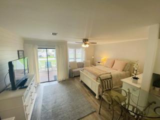 Sandpiper Cove Unit 8135 With FREE Beach Service Pet Friendly - Destin - 0