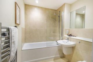 Modern 2 Bedroom Apartment by Train Station - Nottingham - 8