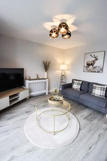 City Retreat by the Castle Free Designated Parking - 4