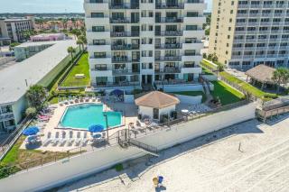 Sandpoint Beachfront Condo - Daytona Beach Shores - 9