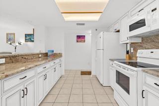 Sandpoint Beachfront Condo - Daytona Beach Shores - 2