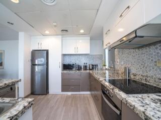 2 Bedroom Delight in The Greens Dubai - 1