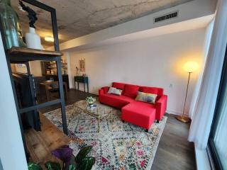 Chic 1BDR Loft with Office Space-Heart of Toronto - Toronto - 9