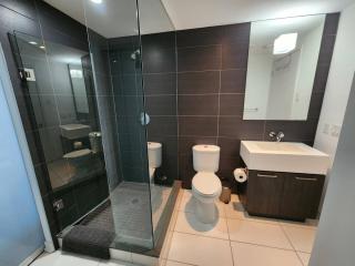 Chic 1BDR Loft with Office Space-Heart of Toronto - Toronto - 3