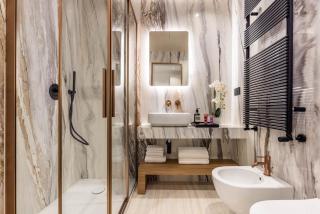 Botticelli Golden House Next to Duomo - 2