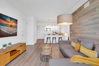 Modern Resort with Balcony - Pool - Gym - Hallandale Beach - 1