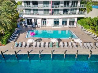 Tropical Apartment - Balcony - Resort with Pool and Gym - Hallandale Beach - 6