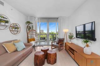 Tropical Apartment - Balcony - Resort with Pool and Gym - Hallandale Beach - 2