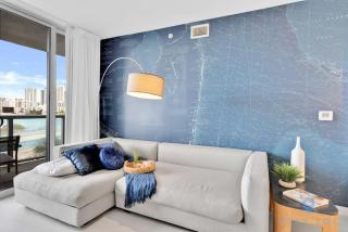 Pool - Apartment with Balcony - Gym - Near Beach - Hallandale Beach - 3