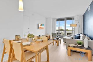 Pool - Apartment with Balcony - Gym - Near Beach - Hallandale Beach - 8