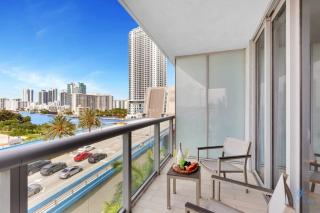 Amazing Pool - Balcony - Gym - Near Beach - Hallandale Beach - 0