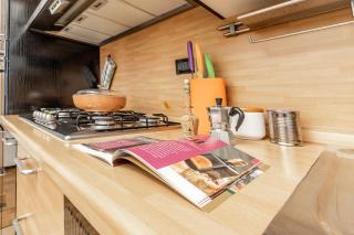 Spacious Apt with Kitchenette, Near Piazza Maggiore - 6