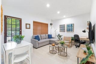 Bright and Stylish Apt in Las Olas Blvd Victoria Park - Fort Lauderdale - 0