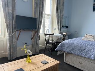 Khyber Mount Guest House - Whitby - 3