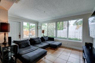 Cozy Paradise by the Ocean - Pompano Beach - 1