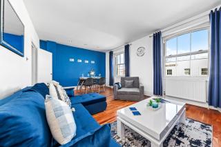 Balcony Blue Theme 1 Bedroom Central London Luxury Flat Near Hyde Park! Accommodates up to 6! Double Sofa Bed and Next to Station! - Londra - 1