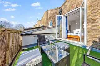 Balcony Blue Theme 1 Bedroom Central London Luxury Flat Near Hyde Park! Accommodates up to 6! Double Sofa Bed and Next to Station! - Londra - 2
