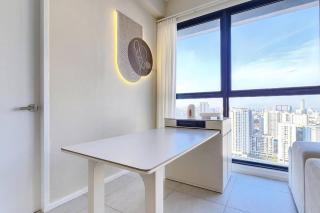 Bathtub with Seaview, 8pax, Urban Suites - 5km to Komtar - George Town - 2
