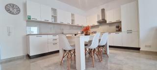 Seaside Serenity 6 - few mins walk to the beach by QuickTrips - Mellieħa - 3