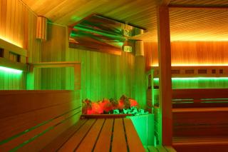 Holiday Beach Budapest Wellness Hotel with Sauna Park - Budapeste - 3