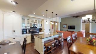 Elegant Poolside Penthouse w Private Elevator - Koloa - 8
