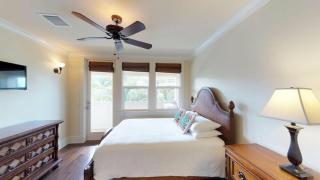 Elegant Poolside Penthouse w Private Elevator - Koloa - 2