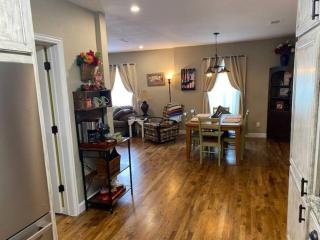 StockYards!-1 block away ! Cowboy Cottage sleeps 9 - Fort Worth - 9