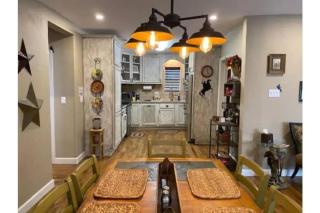 StockYards!-1 block away ! Cowboy Cottage sleeps 9 - Fort Worth - 8
