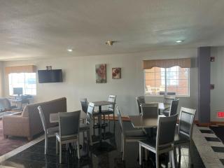Longhorn Inn & Suites - 3