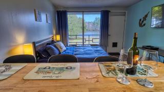 Bells Marina & Fishing Resort - Santee Lake Marion by I95 - Family Adventure, Pets on Request! - 2