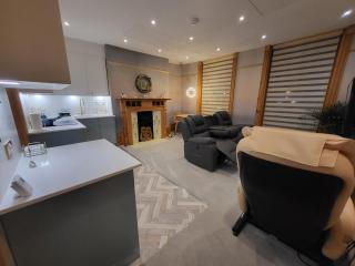 Sunset Point Apts - Aqua Therapy Suite - 5