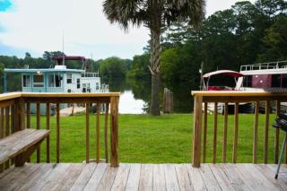 Bells Marina & Fishing Resort - Santee Lake Marion by I95 - Family Adventure, Pets on Request! - 9