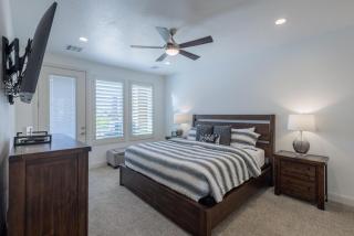 Desert Rose Getaway - 2