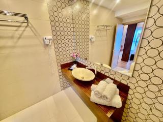 Presidential Luxury Apartments With Amazing View - YamaLuxe - Bucharest - 3