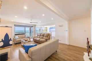 Sunrise Waters 2-63 Soldiers Point Road, stunning waterfront property - 1