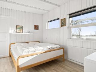 Holiday Home Sylvia - 450m from the sea by Interhome - 6