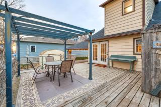 Clear Lake Vacation Rental Walk to City Beach! - Clear Lake - 0