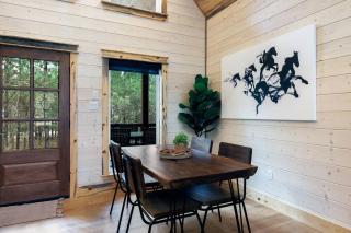 Lone Pine Lodge. Brand new! 2 bedroom luxury cabin. - Broken Bow - 9