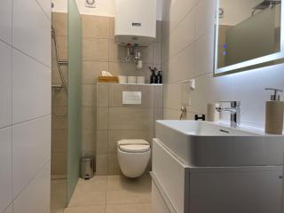 TAMLiving Graz Zentrum Balkon Küche Smart TV Ausblick - 2