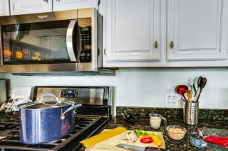 Resort-Style Lake Conroe Retreat with Balcony and View - Willis - 4