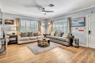 Family Home 2BR Heated Pool, Victoria Park - 8