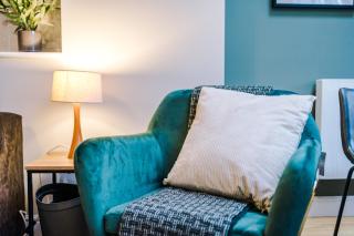 NEW! Incredible Home In Northwich By 53 Degrees Property, Perfect For Groups, FREE Parking! - 4