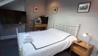Serene Homes Sheffield, Private Ensuite Velux Room - Hillsborough - 9