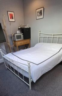 Serene Homes Sheffield, Private Ensuite Velux Room - Hillsborough - 8