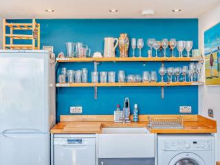 2 Bed in Whitstable WCC19 - Whitstable - 1