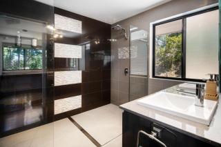 Kingslett Cottage - Ocean View - 6