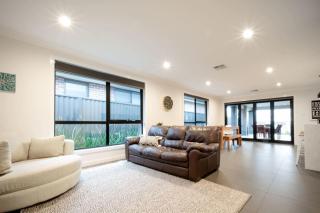Modern Home for Large Groups or Families - Newstead - 9