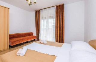 Apartments with parking spaces Barbat, Rab - 22498 - Rab - 7